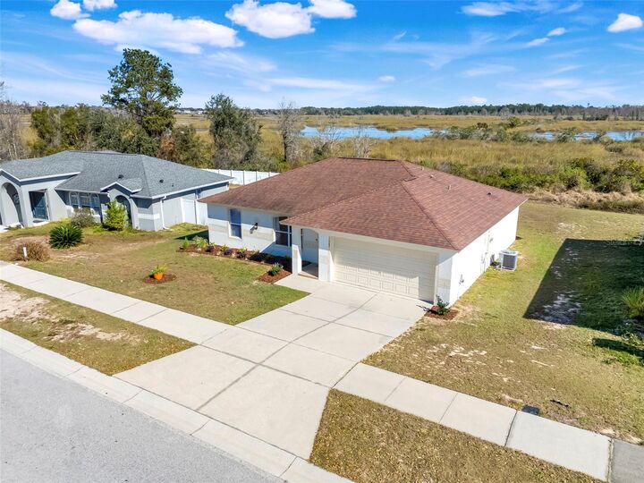 Property Photo:  1009 Bluegrass Drive  FL 34736 