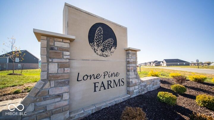 Property Photo:  5924 Norfolk Row  IN 46143 