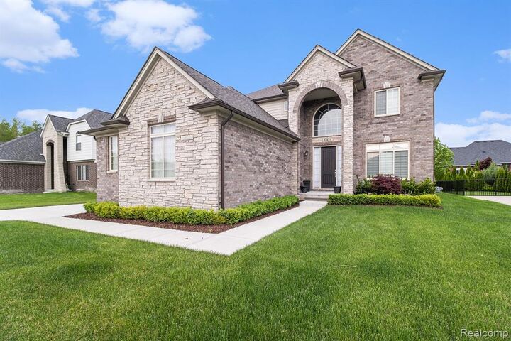 Property Photo:  54615 Deadwood Lane  MI 48316 2327 