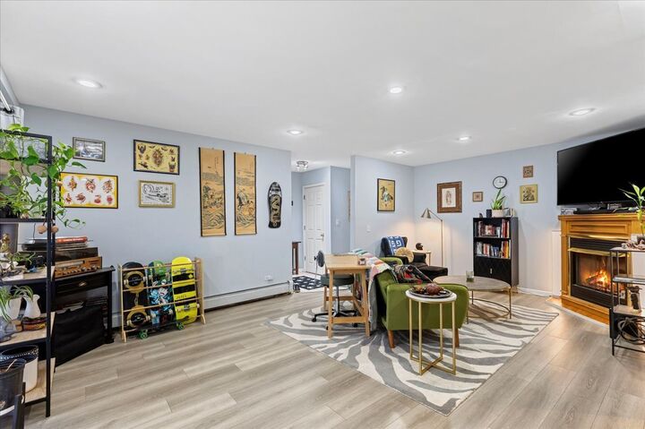 Property Photo:  1537 W Farwell Avenue 1N  IL 60626 