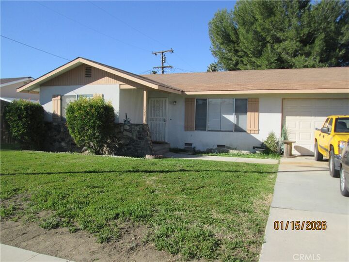 Property Photo:  721 S Santa Fe  CA 92543 