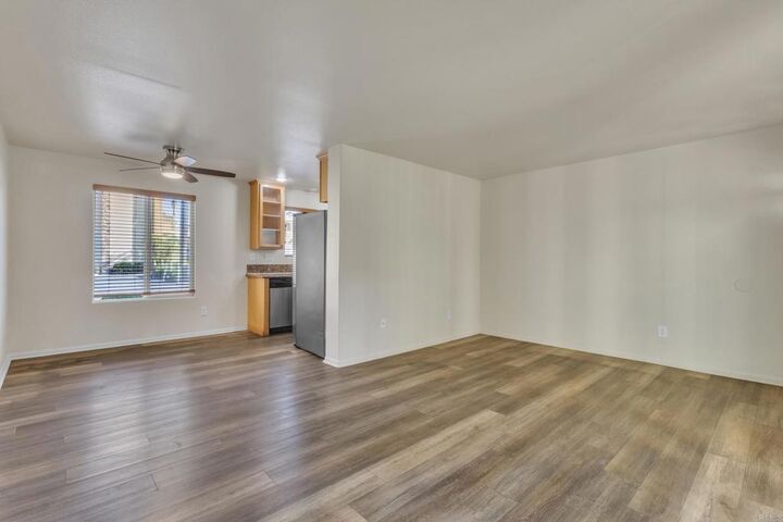 Property Photo:  453 Graves Ave 5  CA 92020 