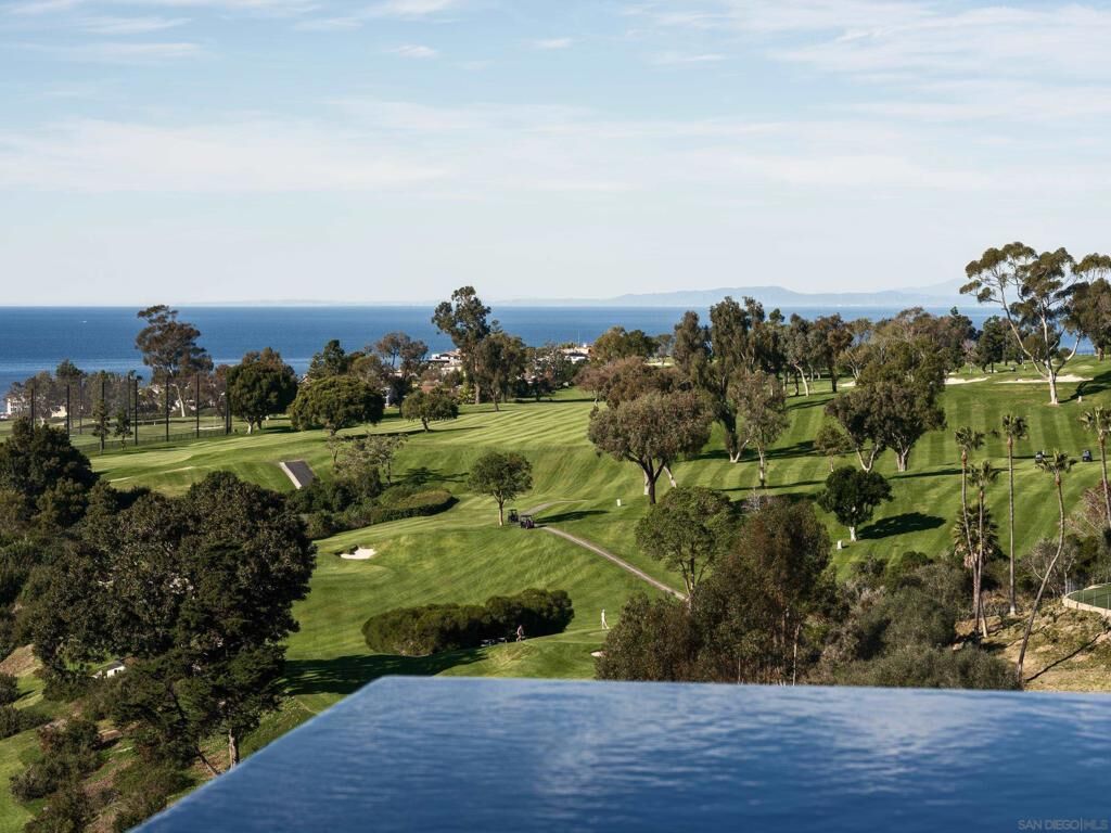 Property Photo: 6627 Muirlands Dr CA 92037