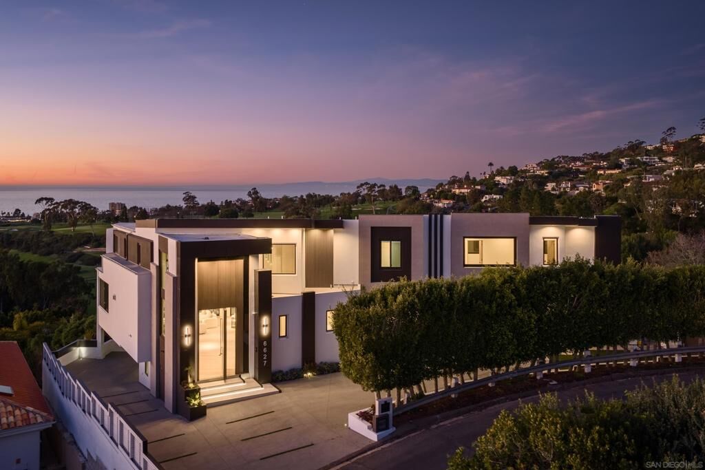 Property Photo:  6627 Muirlands Dr  CA 92037 