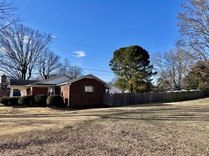 Property Photo: 211 Church St TN 38469