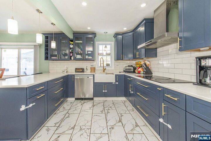 Property Photo:  26 Hickory Avenue  NJ 07480 