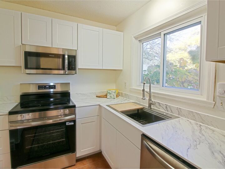 Property Photo:  B10 Stonehedge Drive  VT 05403 