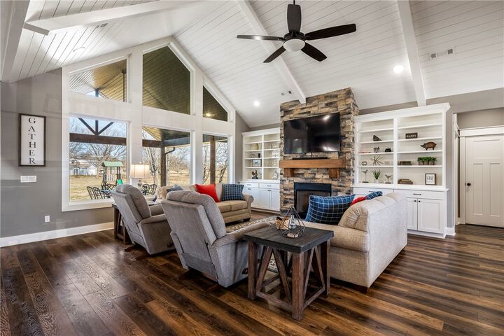 Property Photo: 11191 Pickett Ridge Road AR 72753