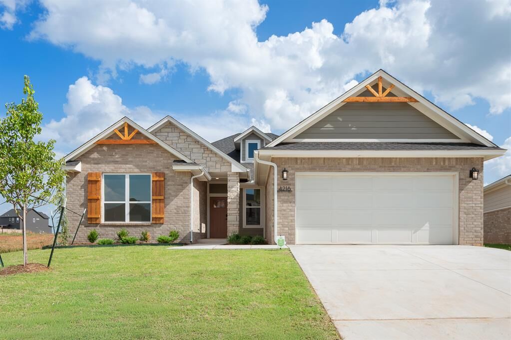 Property Photo: 4216 NW 180th Street OK 73012