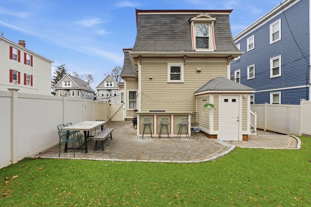 Property Photo:  125 Wrentham St 1  MA 02124 