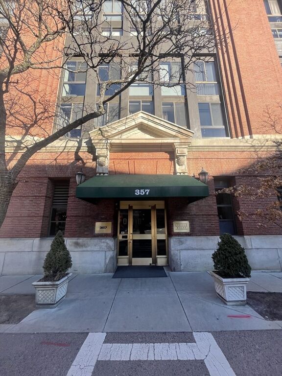 Property Photo:  357 Commercial St 116  MA 02109 