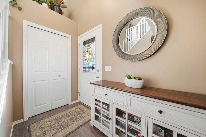 Property Photo:  14 Kincora Drive NW  AB T3R 1K8 