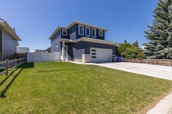 Property Photo:  4889 7th Street W  AB T0L 0T0 