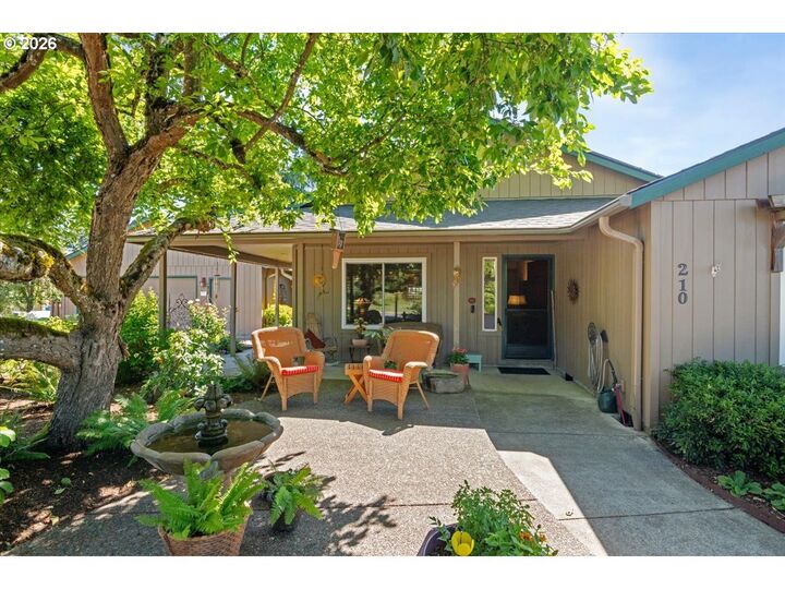 Property Photo:  210 S 2nd St  OR 97111 