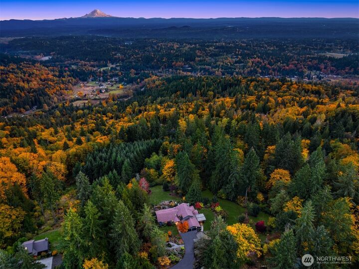 Property Photo:  10101  181st Avenue SE  WA 98027 