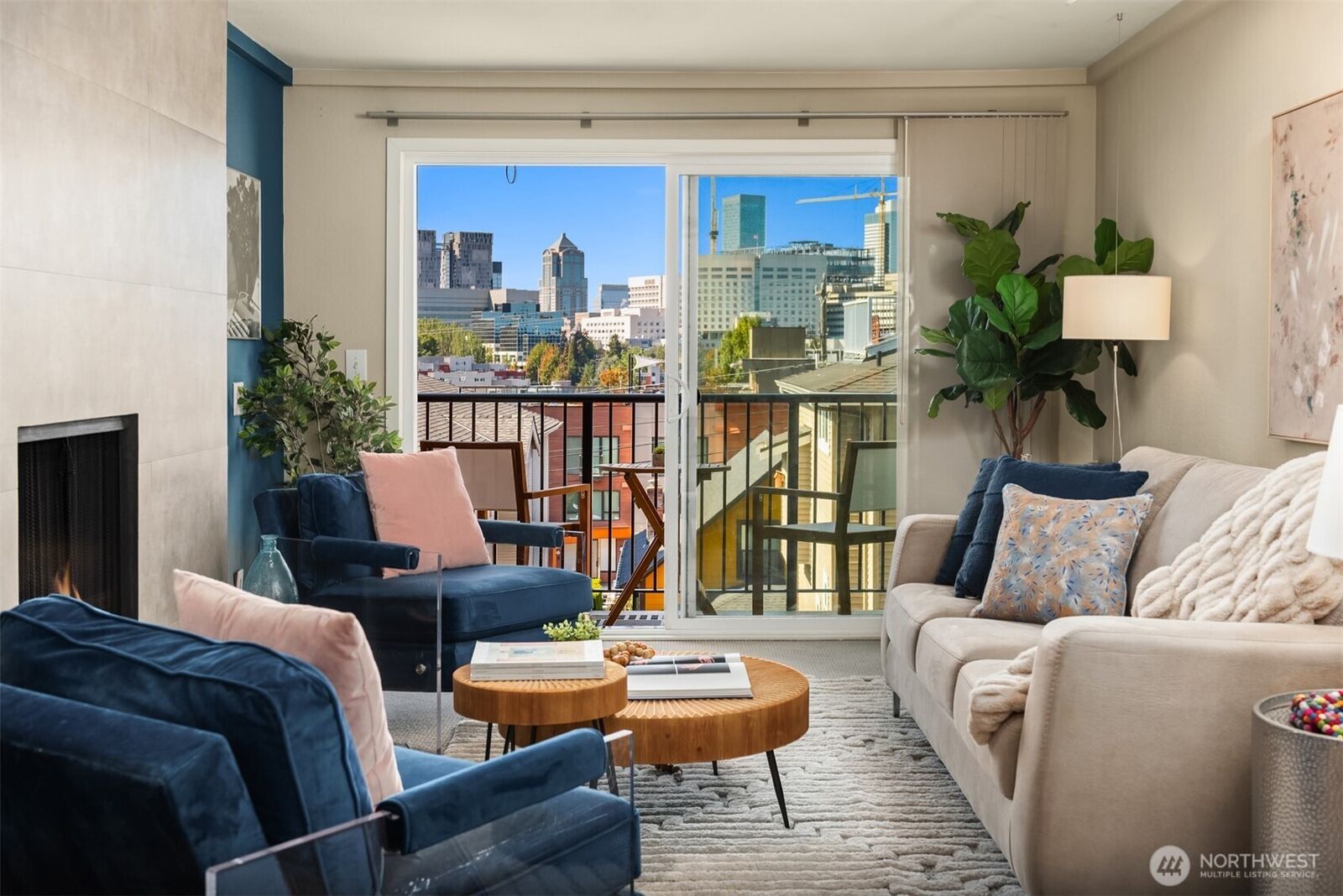 Property Photo: 701 17th Avenue #305 WA 98122