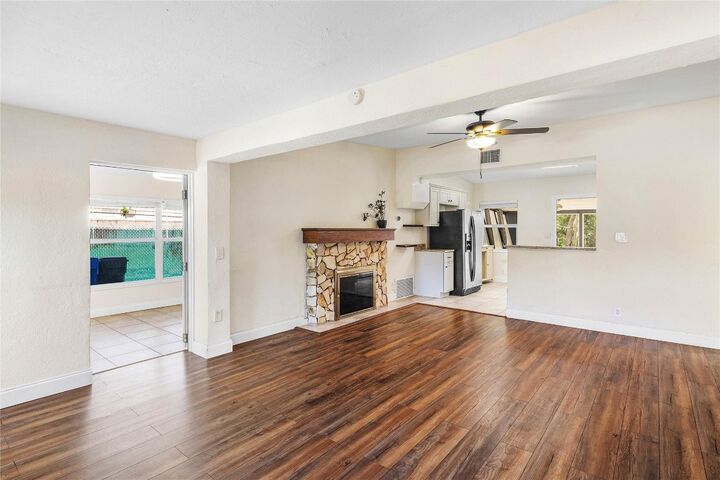 Property Photo:  1300 SW 19th Avenue  FL 33312 
