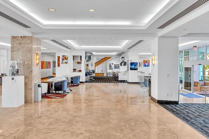 Property Photo:  2670 E Sunrise Boulevard 607  FL 33304 