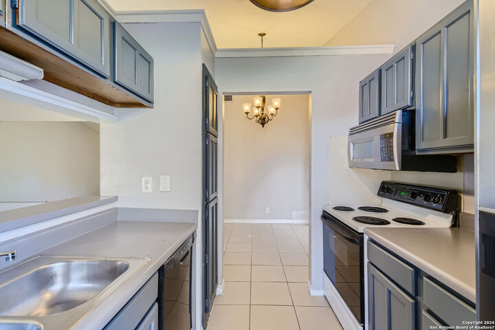 Property Photo:  5050 Ayrshire Dr  TX 78217 