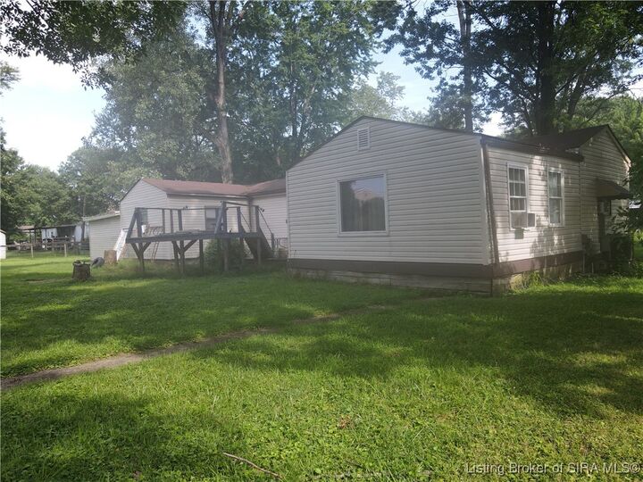 Property Photo:  1524 Waverly Road  IN 47130 