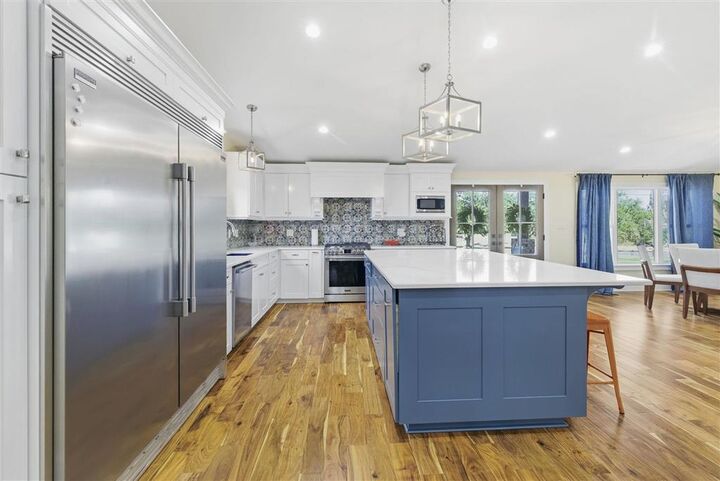 Property Photo:  2829 W Prien Lake Road W  LA 70605 