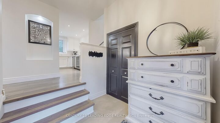 Property Photo:  263 North Street  ON L4A 4Z8 