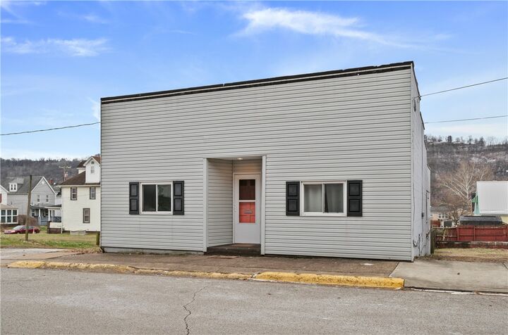 Property Photo:  744 Lincoln Ave  PA 15144 