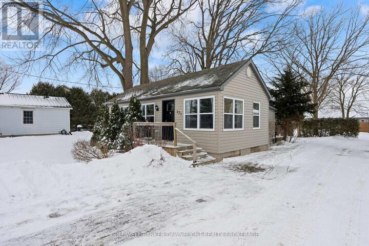 Property Photo: 237 Huron Street West ON N0M 1S2