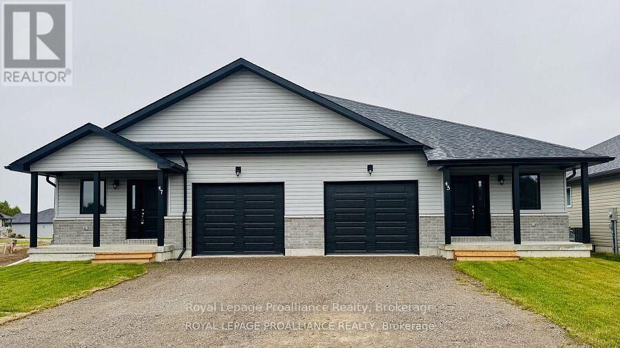 Property Photo:  44 Mackenzie John Crescent  ON K0K 1H0 