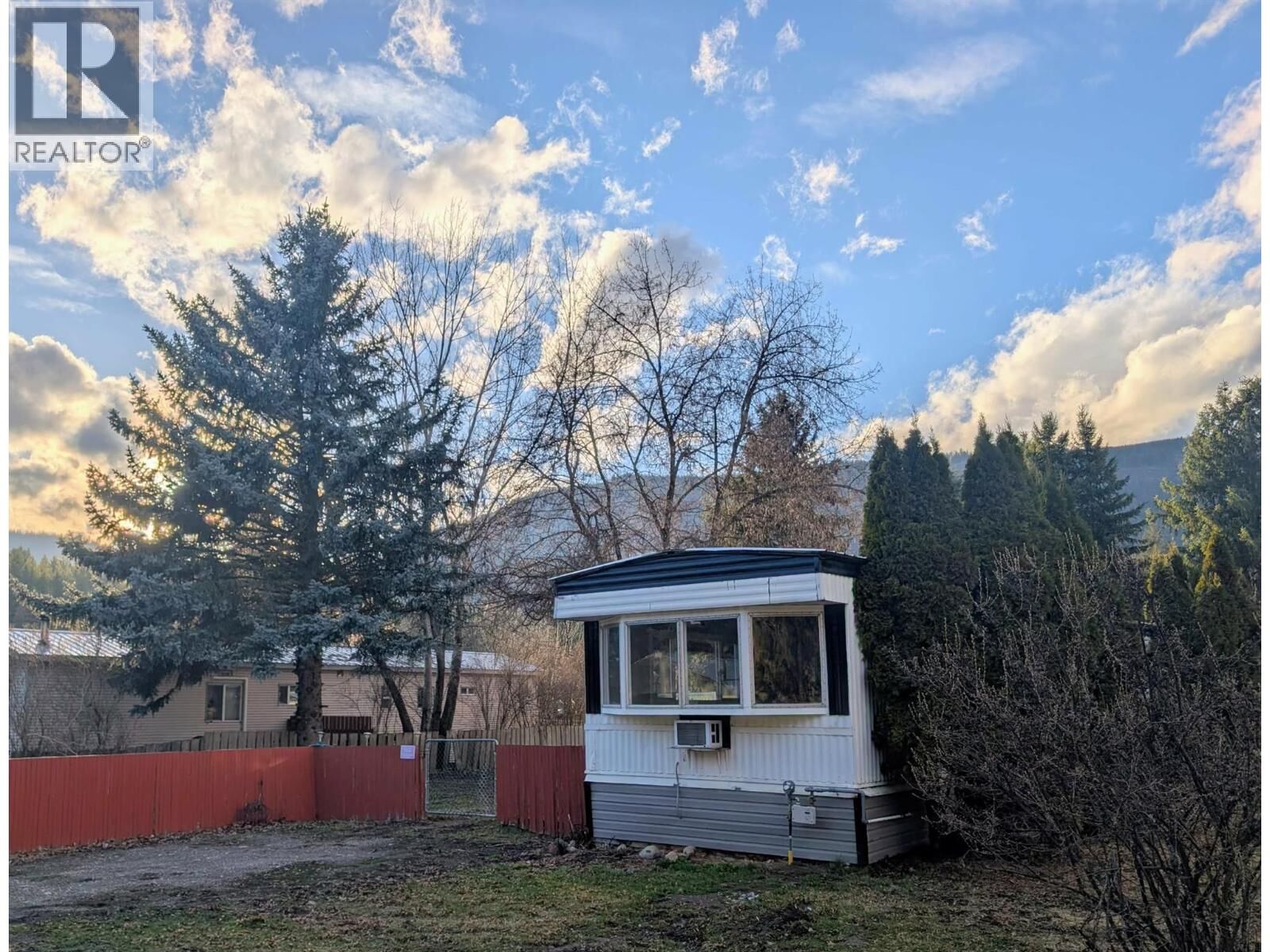 Photo de la propriété:  446 Mabel Lake Road E9  BC V0E 2G5 