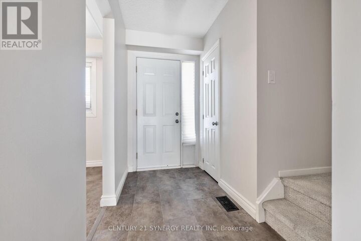 Photo de la propriété: 300E Craig Henry Drive ON K2G 4H5