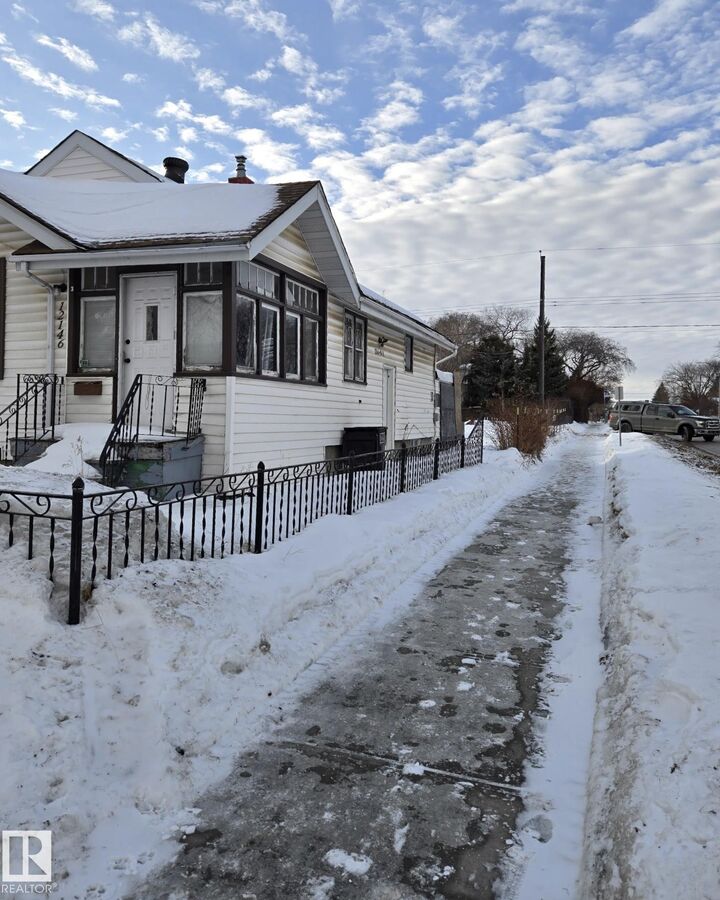 Photo de la propriété: 12146 94 Street NW AB T5G 1J9