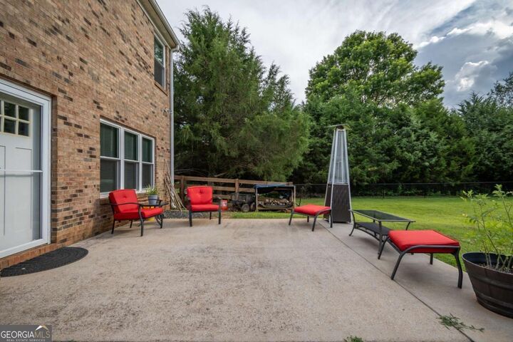 Property Photo: 1090 Ruby Way GA 30622