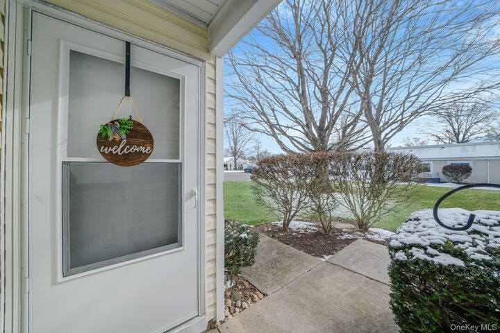 Property Photo:  1107 Cabot Court N  NY 11780 