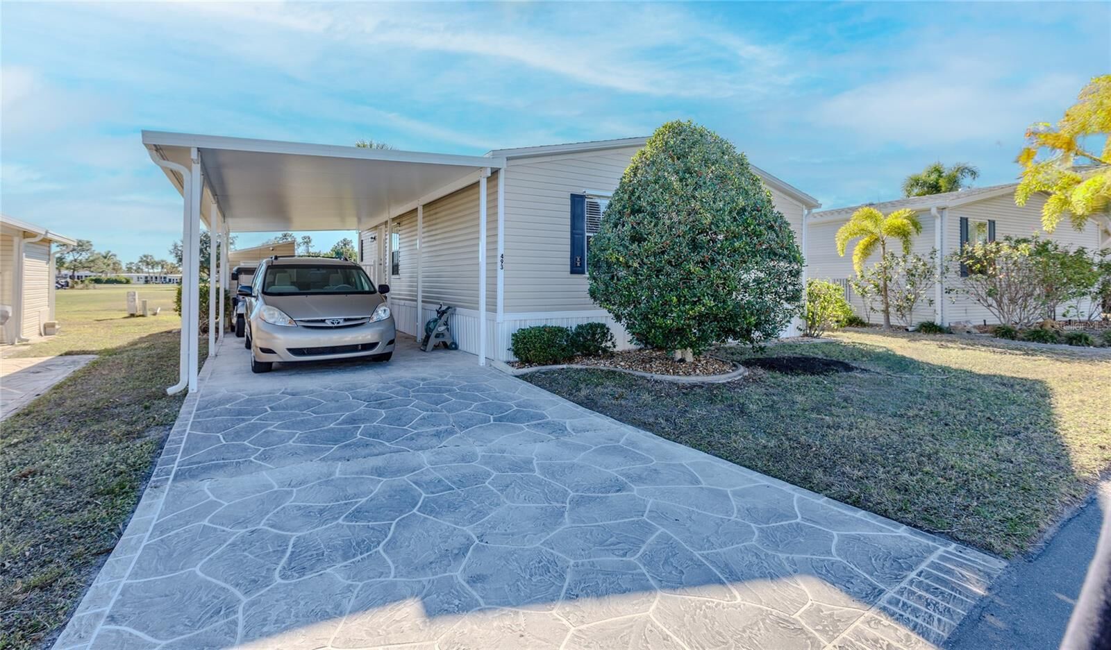 Property Photo:  2100 Kings Highway 493  FL 33980 