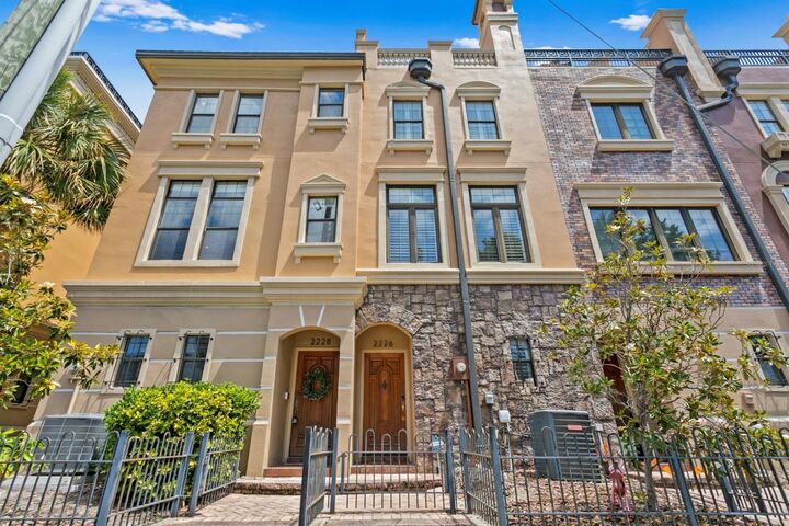 Property Photo: 2226 Soho Bay Court FL 33606