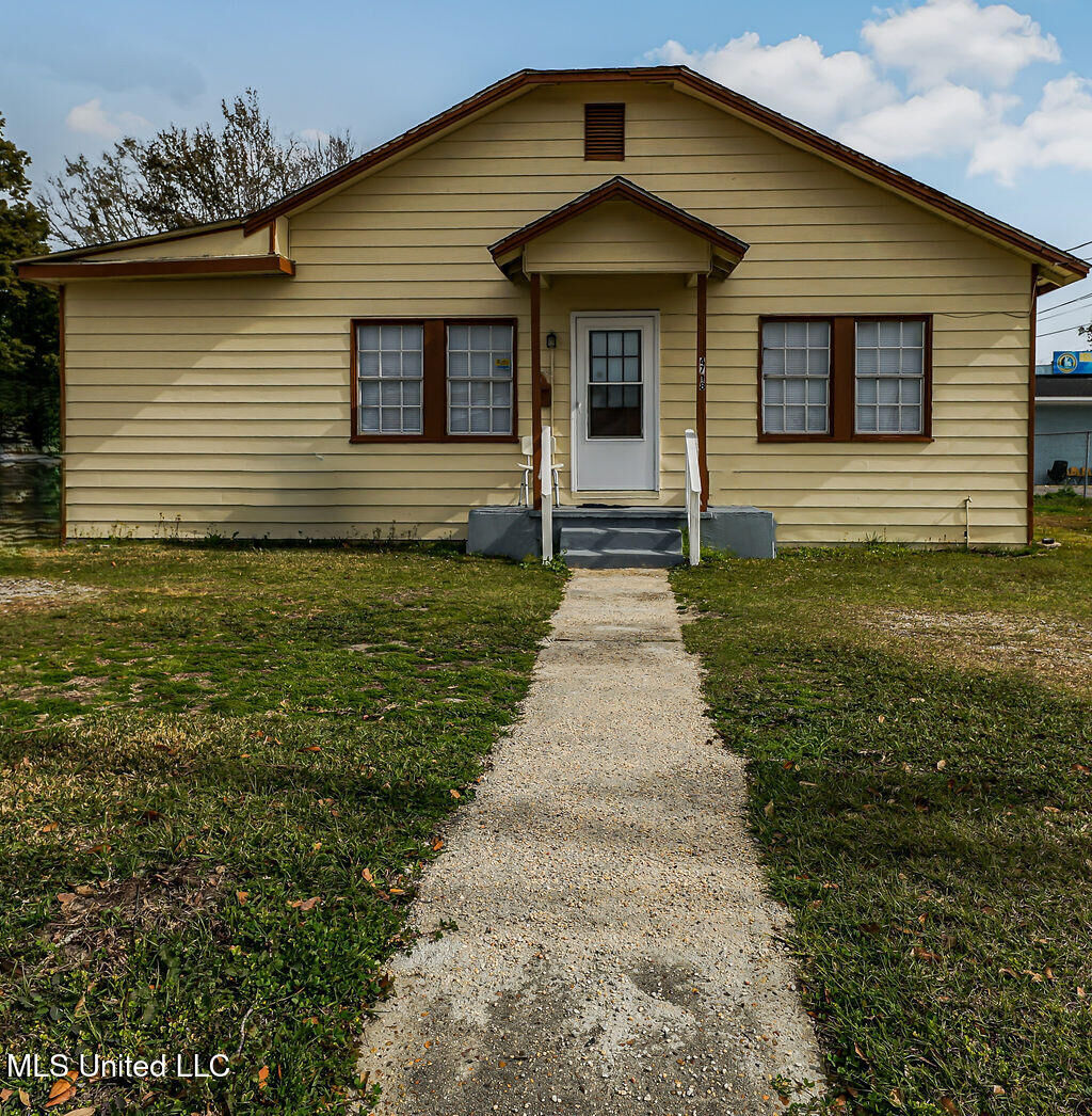Property Photo:  4718 Main Street  MS 39563 