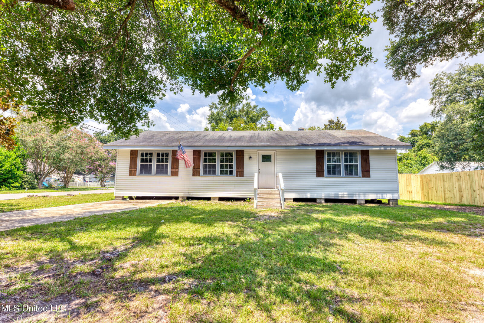 Property Photo:  1200 7th Street  MS 39560 