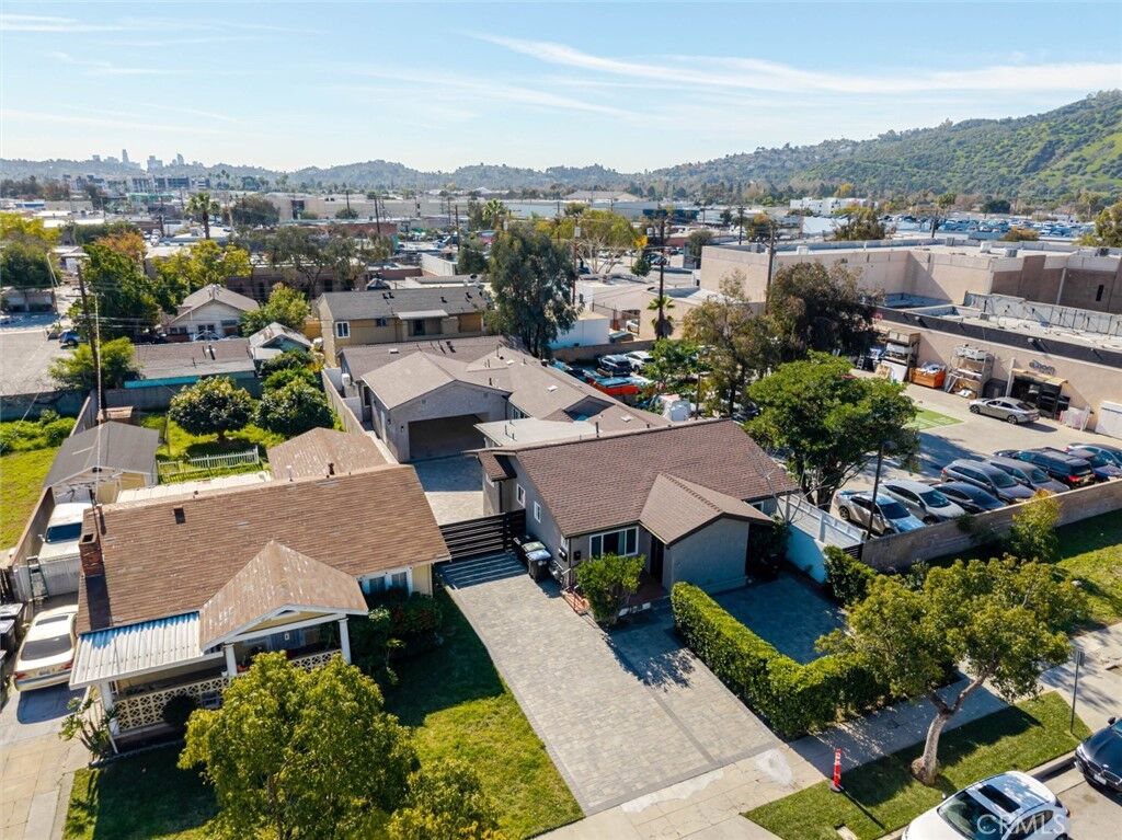 Property Photo: 432 W Garfield Avenue CA 91204