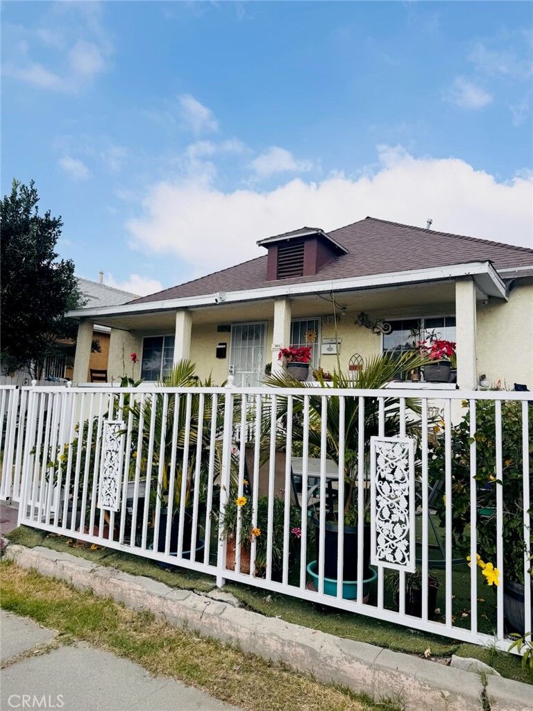 Property Photo:  657 E 53rd  CA 90011 