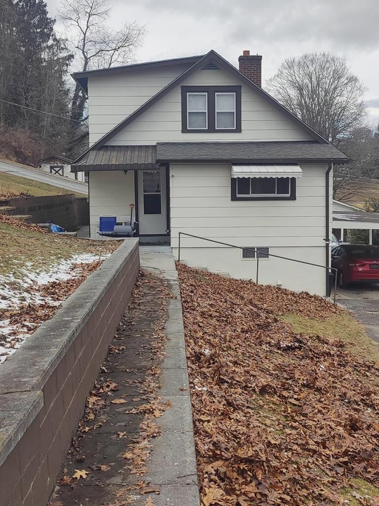 Property Photo:  909 Park Avenue  WV 24740 