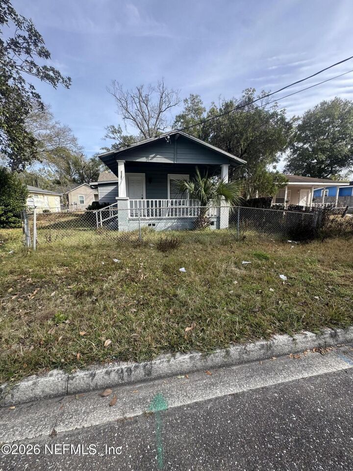 Property Photo: 1325 Woods Street FL 32209