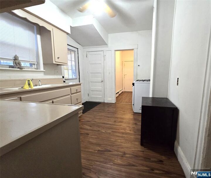 Property Photo:  54 Stuyvesant Avenue 2  NJ 07071 