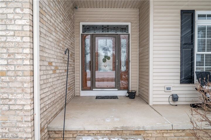 Property Photo:  257 Country Club Drive SE  OH 44484 