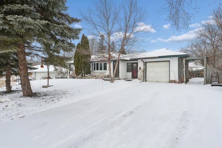 Property Photo:  1515 Viking Drive E  MN 55109 