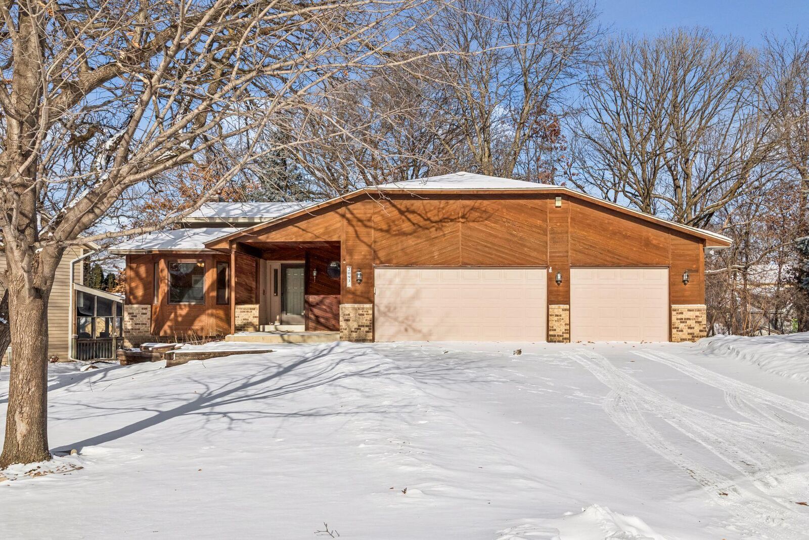 Property Photo:  2093 Vienna Lane  MN 55122 