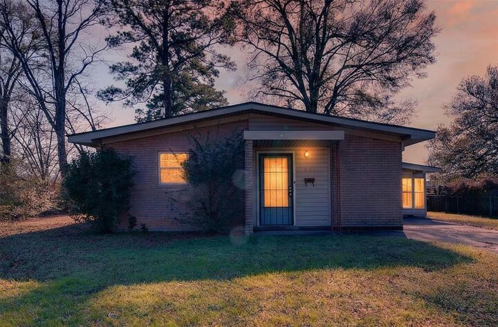 Property Photo:  635 Browning Street  LA 71106 