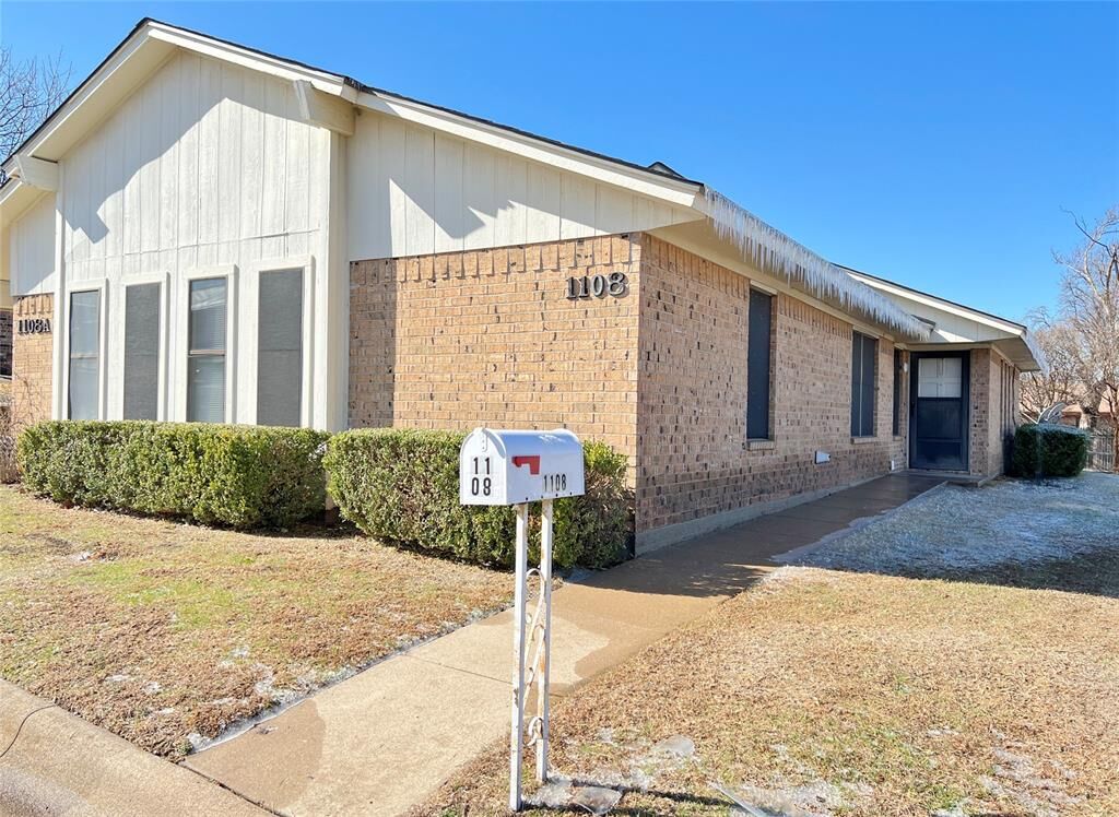 Property Photo:  1108 Curtis Drive  TX 76086 