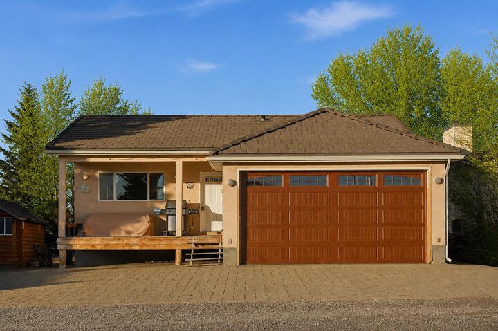 619 Lakeside Drive — photo 1