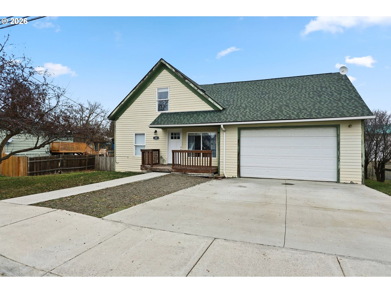 Property Photo: 308 S King Ave WA 98620